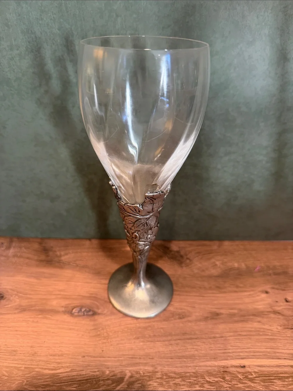 Classic Clear Glass Wine Goblet with Decorative Metal Stem